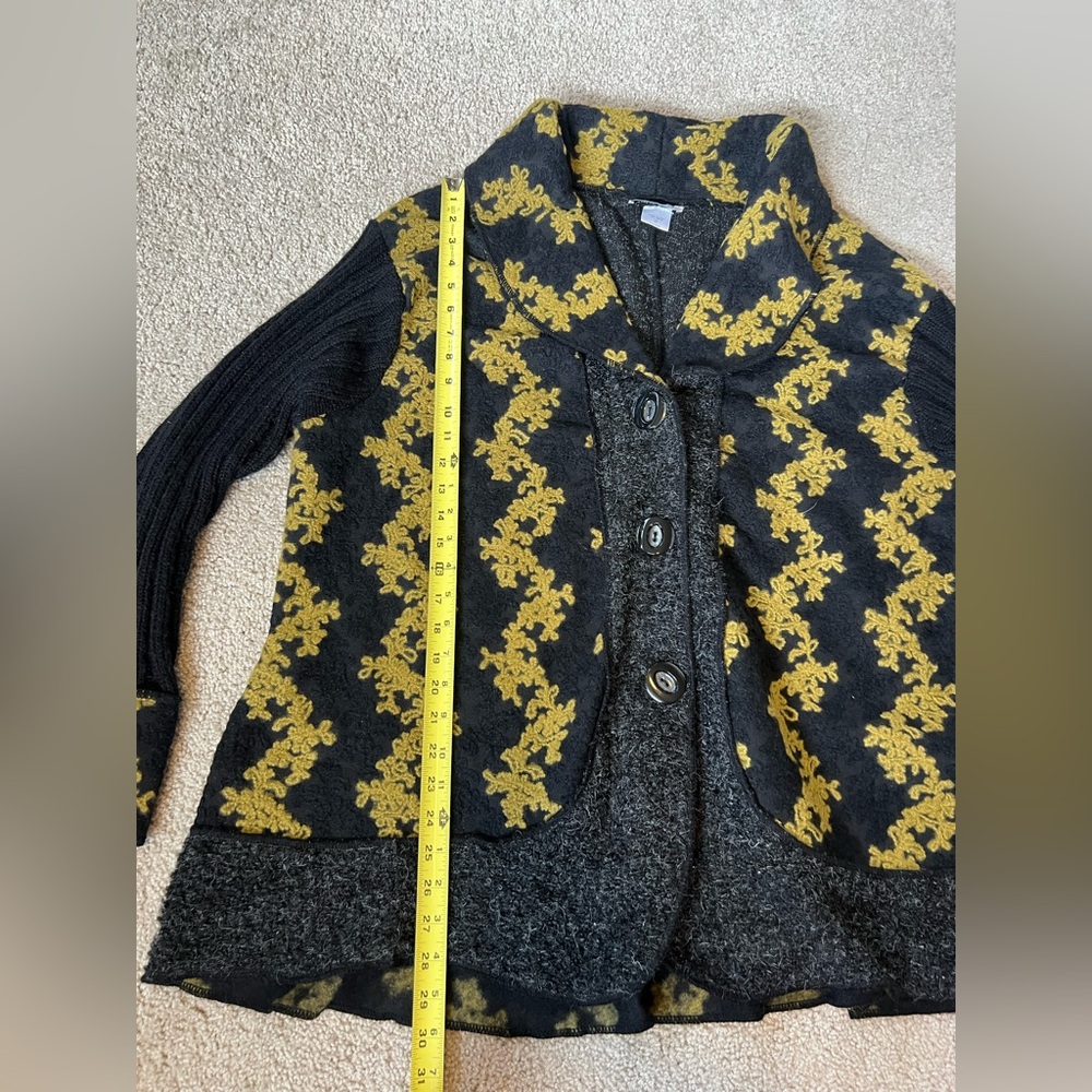 NorthStyle Black and Gold Knit Cardigan - Picture 4 of 7